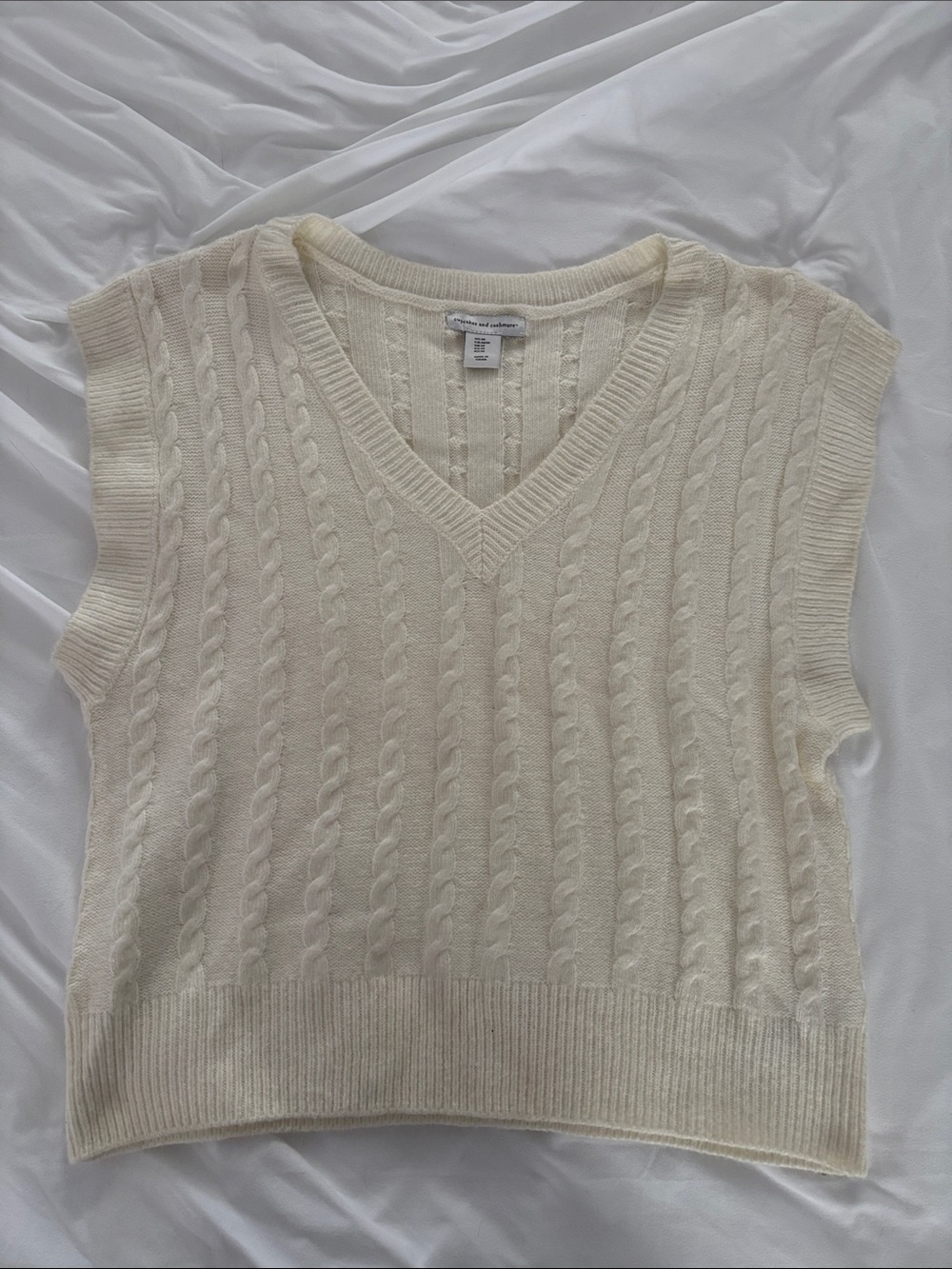 cupcakes & cashmere Cream Cable-Knit V-Neck Sweater Vest